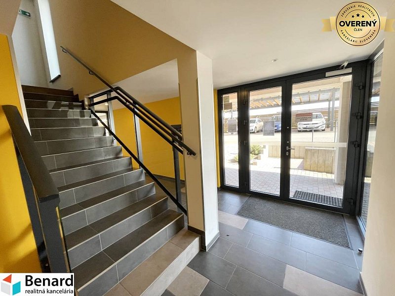 KOŠICE-2 IZBOVÝ BYT,NOVOSTAVBA,KOMPLET ZARIADENÝ,VL.PARK. MIESTO