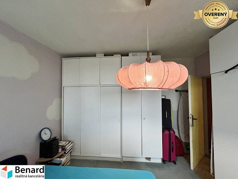 NA PREDAJ 3-IZBOVÝ BYT S LODŽIOU, 67m2, OKTÓBROVÁ ul,, PREŠOV