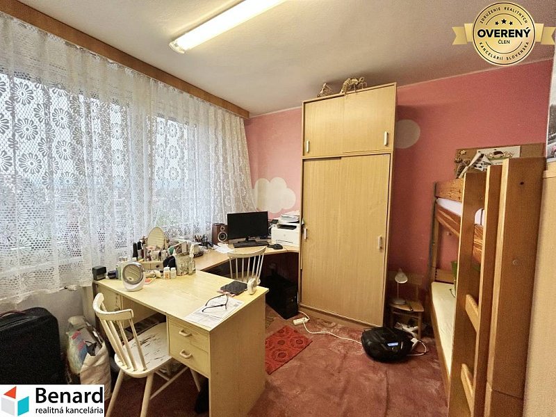 NA PREDAJ 3-IZBOVÝ BYT S LODŽIOU, 67m2, OKTÓBROVÁ ul,, PREŠOV