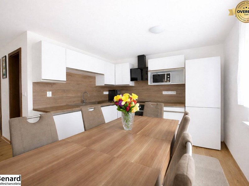 Veľkorysý rodinný dom s bazénom