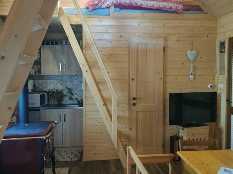 NA PREDAJ chatka v Orlove 