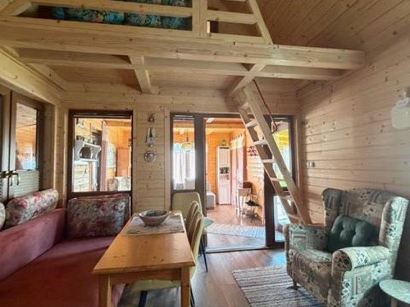 NA PREDAJ chatka v Orlove 