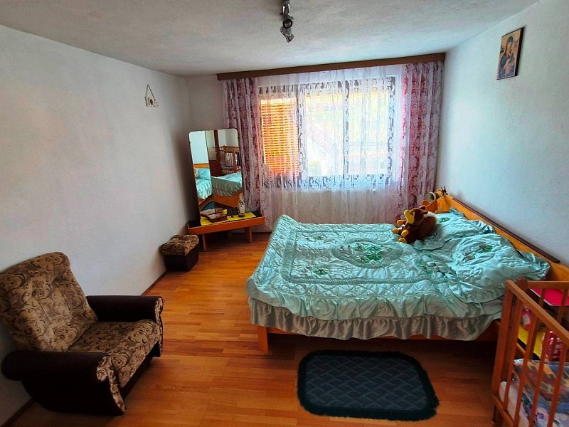 2 PODLAŽNÝ RODINNÝ DOM S PRÍSTAVBOU, 1064m2, JARABINA;