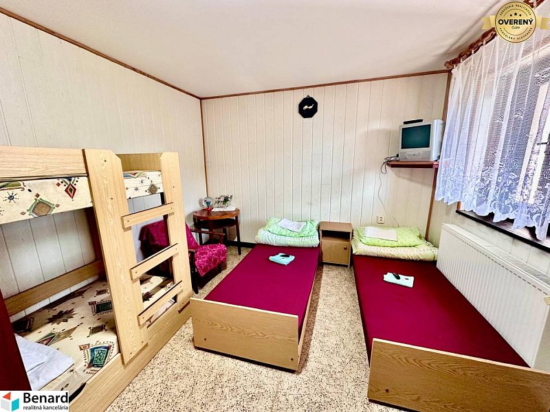 2 PODLAŽNÝ RODINNÝ DOM S PRÍSTAVBOU, 1064m2, JARABINA;
