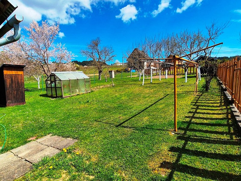 2 PODLAŽNÝ RODINNÝ DOM S PRÍSTAVBOU, 1064m2, JARABINA;
