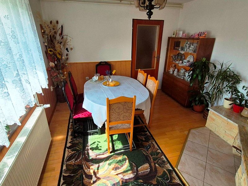 2 PODLAŽNÝ RODINNÝ DOM S PRÍSTAVBOU, 1064m2, JARABINA;