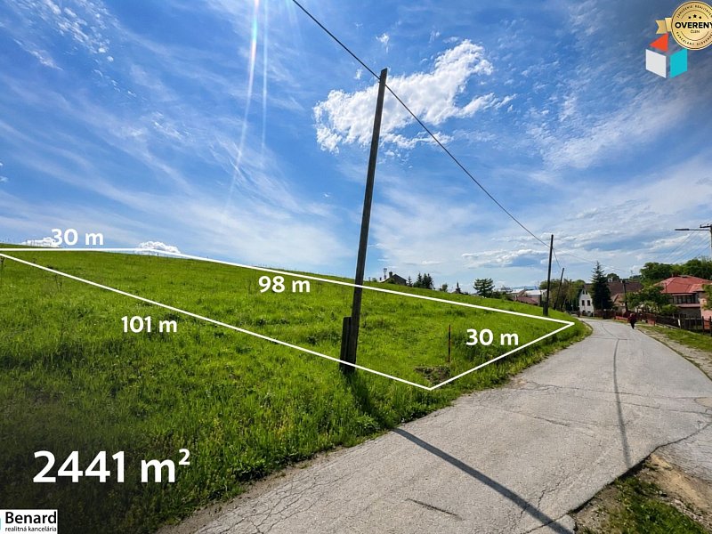 Priestranný stavebný pozemok 2 441 m² vo Finticiach