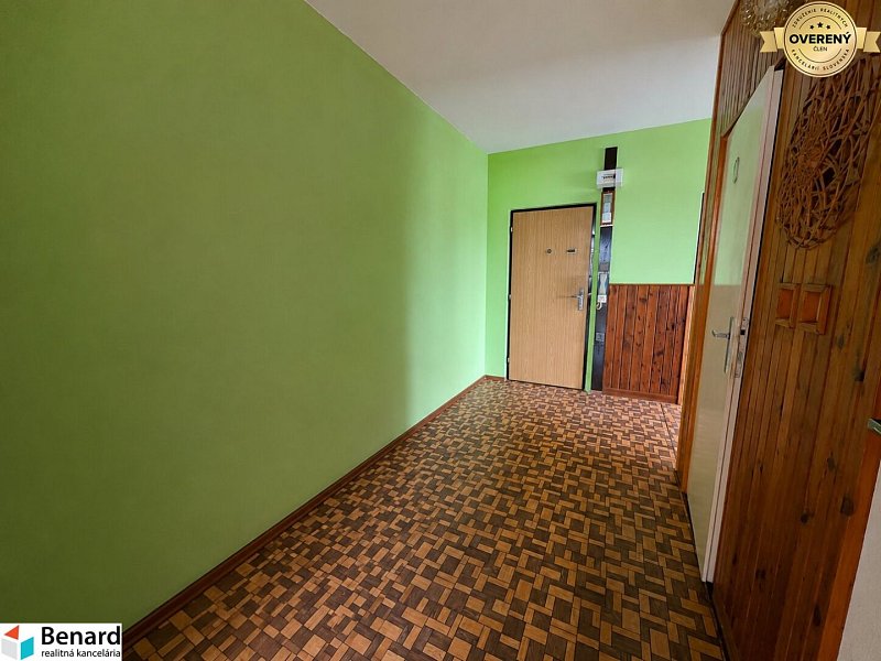 REZERVOVANÉ - 4-izbový byt, 74 m², pôvodný stav