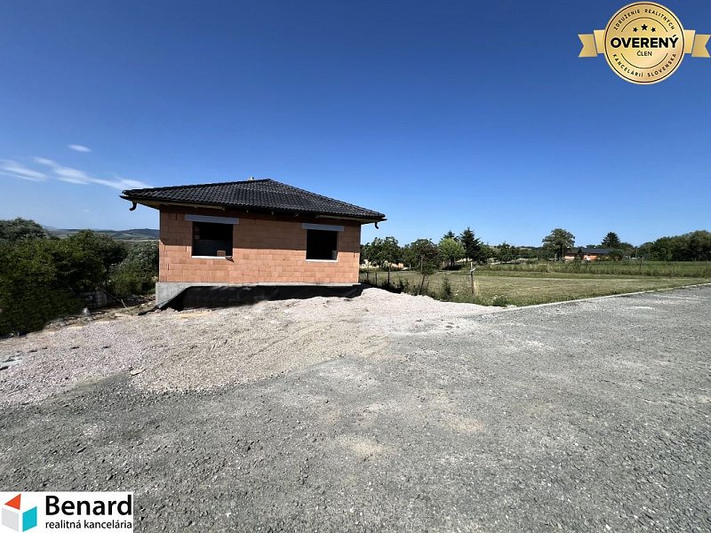 RODINNÝ DOM-DOKONČENÁ NOVOSTAVBA, OKRUŽNÁ PRI PREŠOVE,POZEMOK 620 m2,