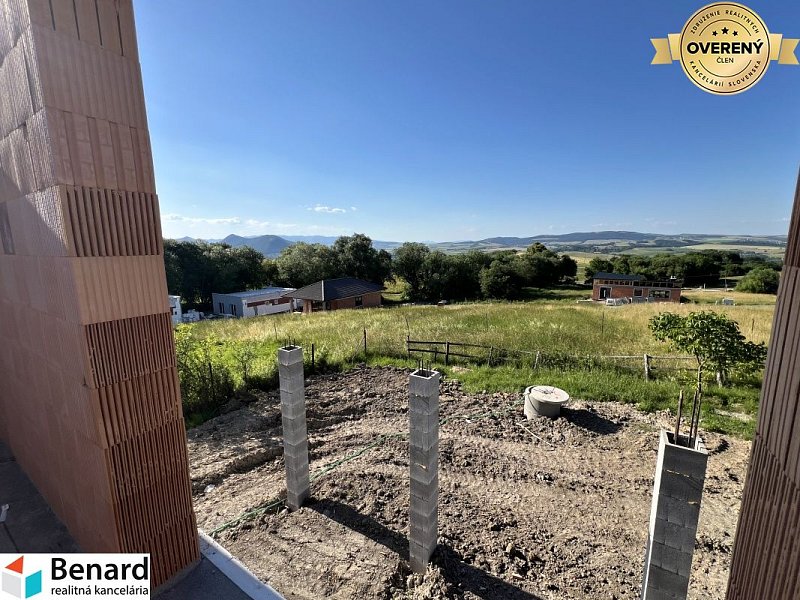 RODINNÝ DOM-DOKONČENÁ NOVOSTAVBA, OKRUŽNÁ PRI PREŠOVE,POZEMOK 620 m2,