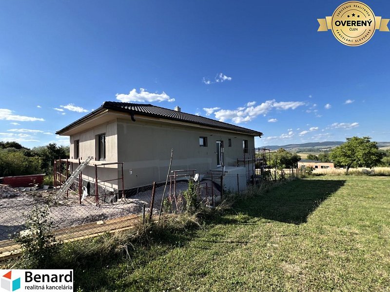 RD-DOKONČENÁ NOVOSTAVBA, OKRUŽNÁ PRI PREŠOVE,POZEMOK 620 m2,