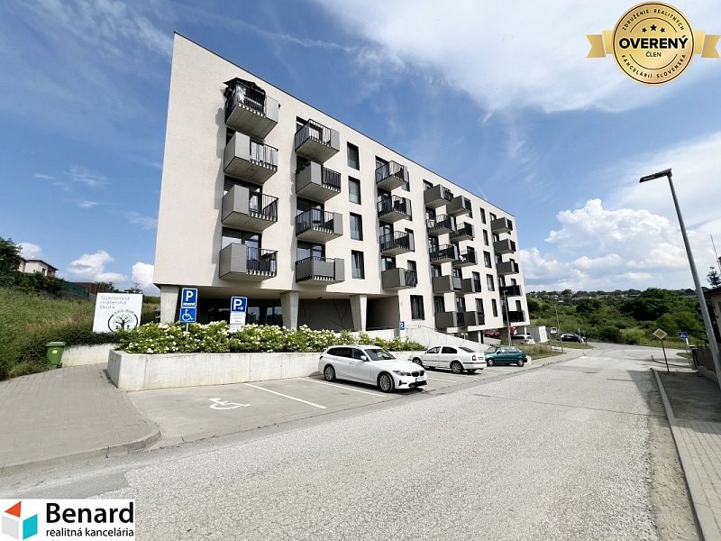 PREŠOV-NOVOSTAVBA,1 IZB. BYT, ZARIADENÝ, VL.PARK. MIESTO