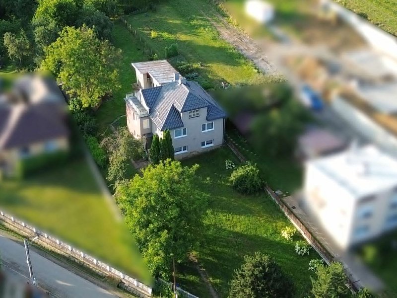 RODINNÝ DOM S VEĽKÝM POZEMKOM V OBCI TULČÍK, 2102 m2