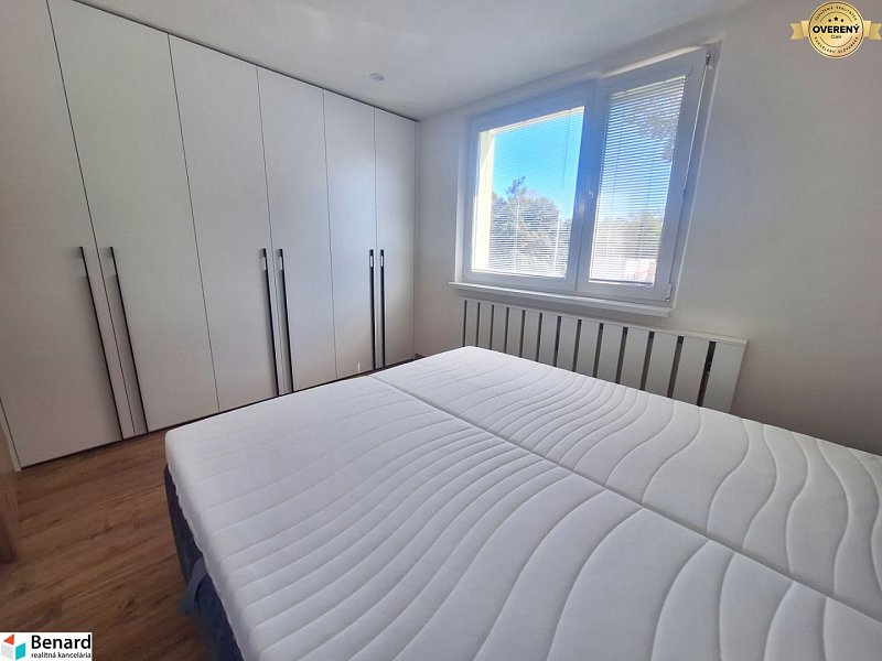 NOVOREKONŠTRUOVANÝ 3 IZBOVÝ BYT, LODŽIA, PREŠOV, ul. PROSTEJOVSKÁ