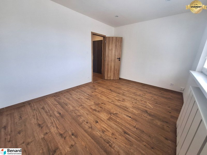 NOVOREKONŠTRUOVANÝ 3 IZBOVÝ BYT, LODŽIA, PREŠOV, ul. PROSTEJOVSKÁ