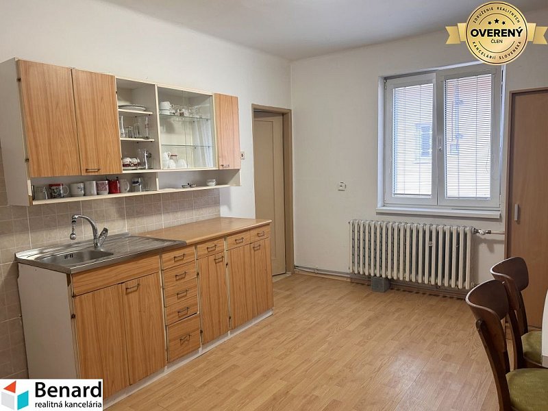 RD NA BÝVANIE AJ PODNIKANIE,1630m2, SABINOVSKÁ Ul., PREŠOV