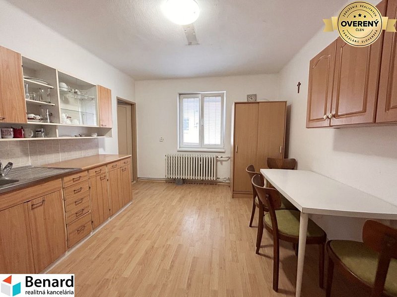 RD NA BÝVANIE AJ PODNIKANIE,1630m2,  SABINOVSKÁ Ul., PREŠOV