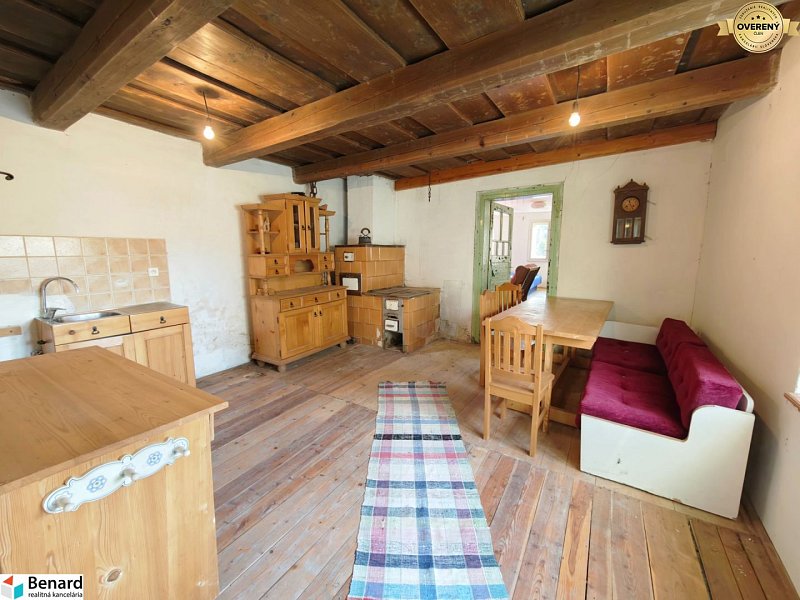 DREVENICA / RODINNÝ DOM V OBCI ČIRČ, 760 m2