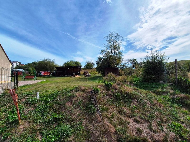 STAVEBNÝ POZEMOK 1629m2, JARABINA