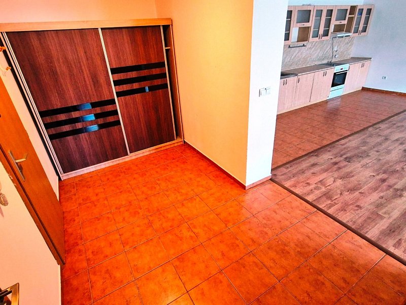 NA PRENÁJOM PRIESTRANNÝ 3 IZBOVÝ BYT, 121m2, ul. LEVOČSKÁ