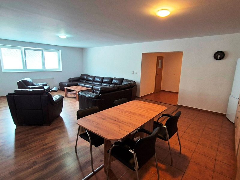 NA PRENÁJOM PRIESTRANNÝ 3 IZBOVÝ BYT, 121m2, ul. LEVOČSKÁ