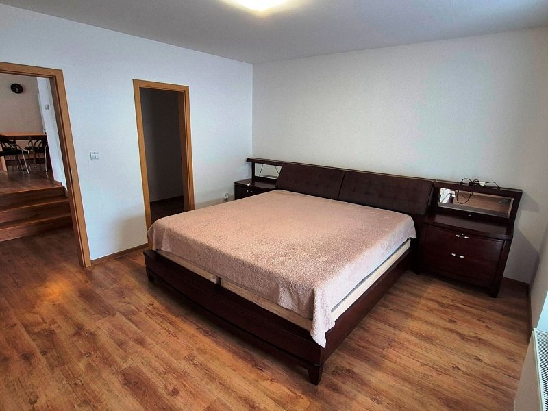 NA PRENÁJOM PRIESTRANNÝ 3 IZBOVÝ BYT, 121m2, ul. LEVOČSKÁ