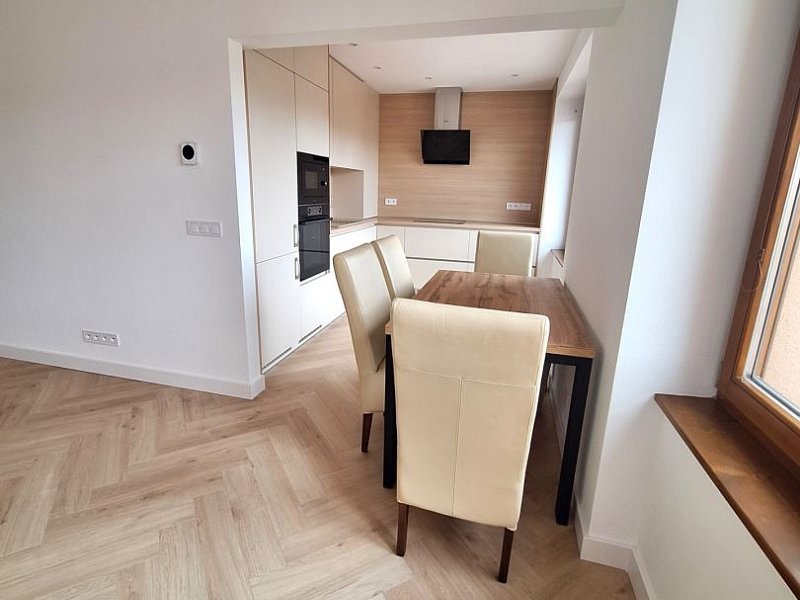 PRENÁJOM NOVOREKONŠTRUOVANÝ 2 IZBOVÝ BYT, BALKÓN, PREŠOV, UL. PAVL.NÁM