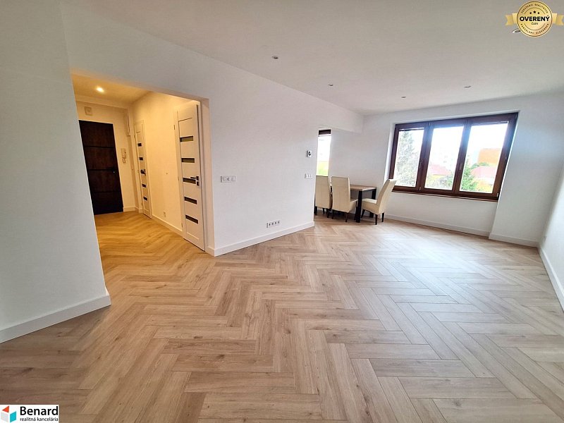 PRENÁJOM NOVOREKONŠTRUOVANÝ 2 IZBOVÝ BYT, BALKÓN, PREŠOV, UL. PAVL.NÁM