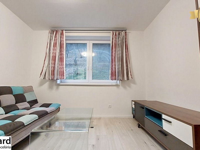 MODERNÝ, ZARIADENÝ 3 IZB. BYT na PRENÁJOM, ZA KALVÁRIOU, 2x PARKOVANIE